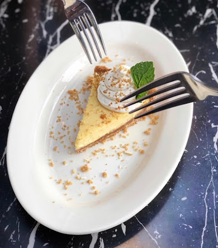 Browns Socialhouse Eagle Landing - Hospitality and gastronomy