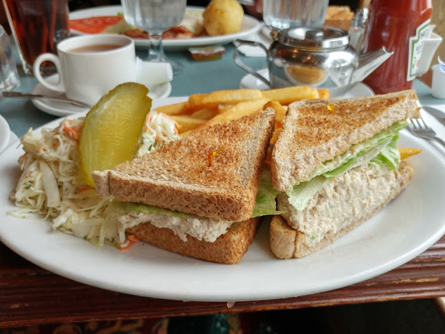 Peter's on Eglinton Restaurant - Mississauga