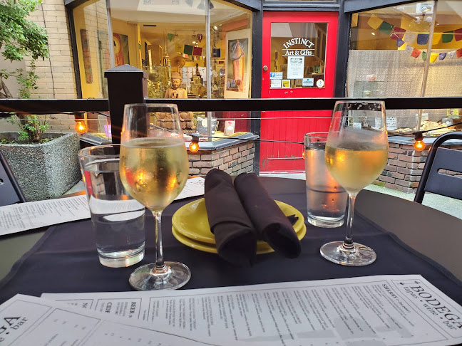 1210 Broad St, Victoria, BC V8W 2A4