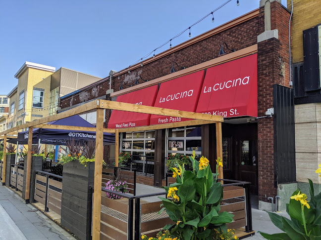 Opinii despre La Cucina Pizzeria Kitchener în Kitchener - Hospitality and gastronomy