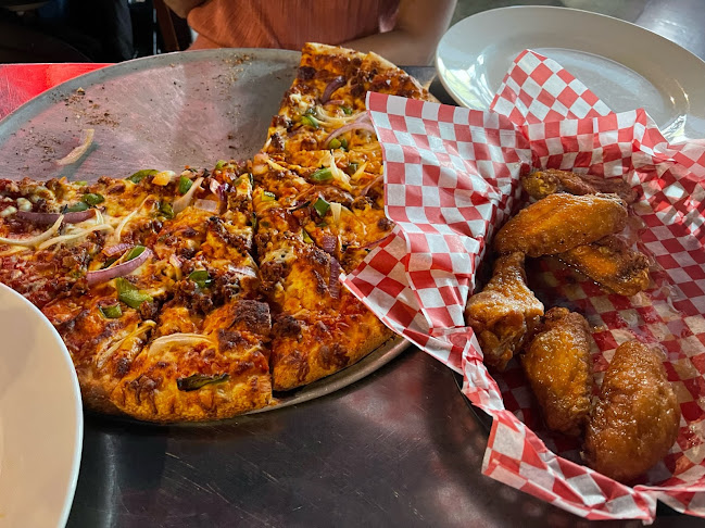 Yank's Old Niagara Bar & Grill - Hospitality and gastronomy