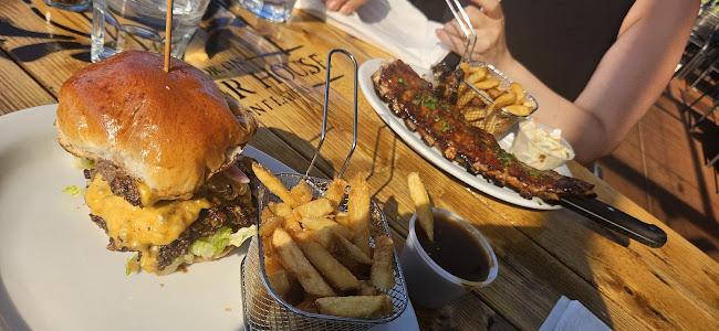 Harbour House Waterfront Eatery - Windsor