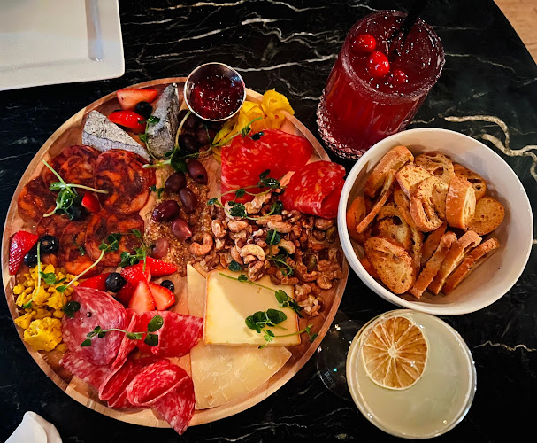 537 Sussex Dr, Ottawa, ON K1N 6Z6