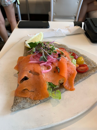 Opinii despre A Ladybug Bakery and Cafe în Calgary - Hospitality and gastronomy