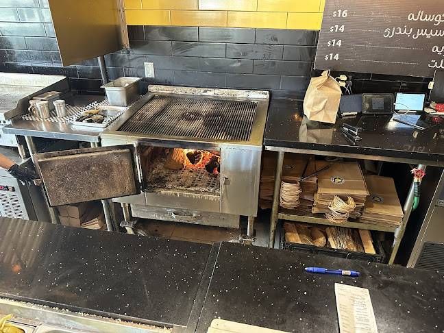 Woody Wood Burger - Hospitality and gastronomy