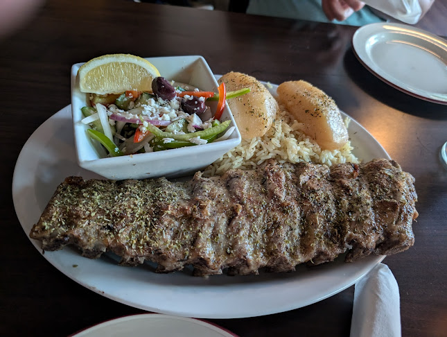 Opinii despre Yamas Taverna în Kelowna - Hospitality and gastronomy