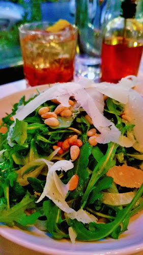 Opinii despre Nicli Pizzeria + Bar în North Vancouver - Hospitality and gastronomy