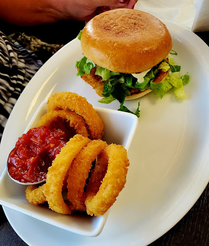 Opinii despre Sams Restaurant în Winnipeg - Hospitality and gastronomy