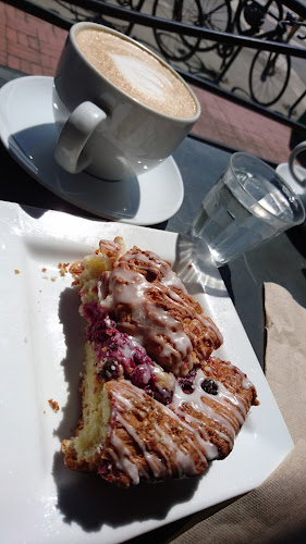 1495 Bellevue Ave, West Vancouver, BC V7T 1C3