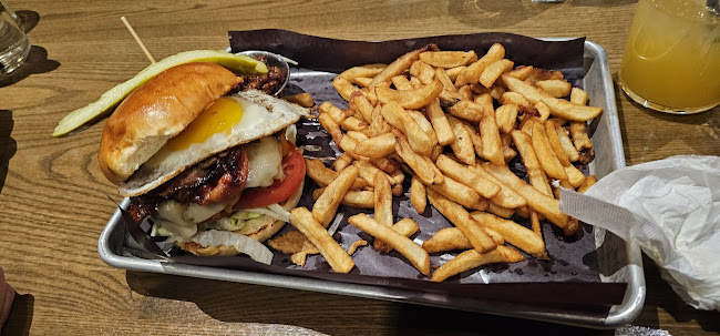 Big Rig Kitchen & Brewery - Iris - Hospitality and gastronomy