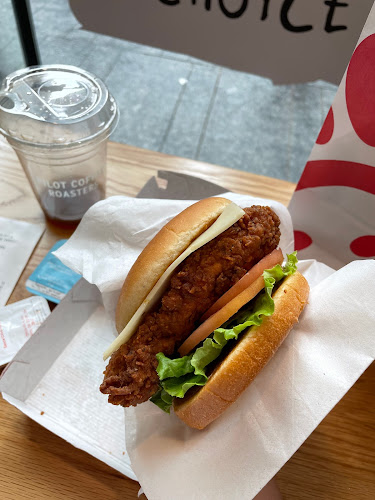 709 Yonge St, Toronto, ON M4Y 2B6