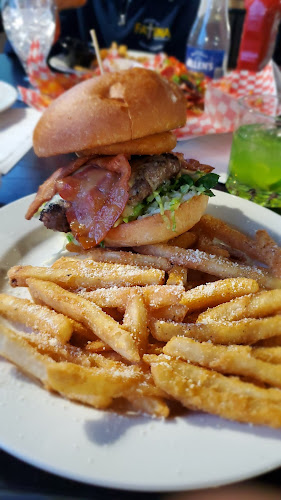 Pier Seventeen Hotel & The Pier Sports Bar - Blind River