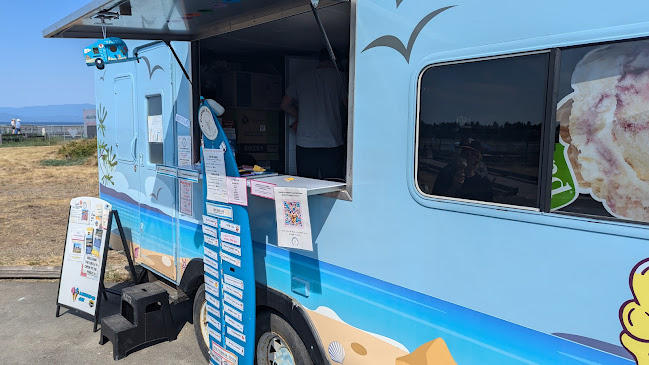 Opinii despre Coastal Cones Beachfront Ice Cream în Parksville - Hospitality and gastronomy