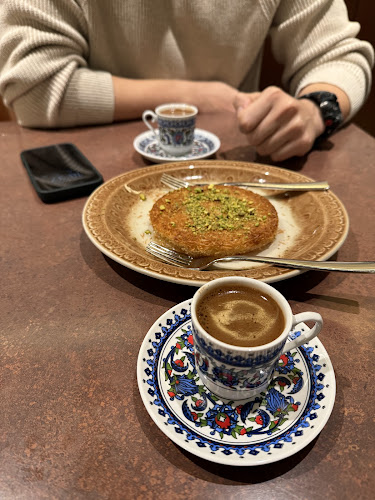 6633 Hastings St, Burnaby, BC V5B 1S1