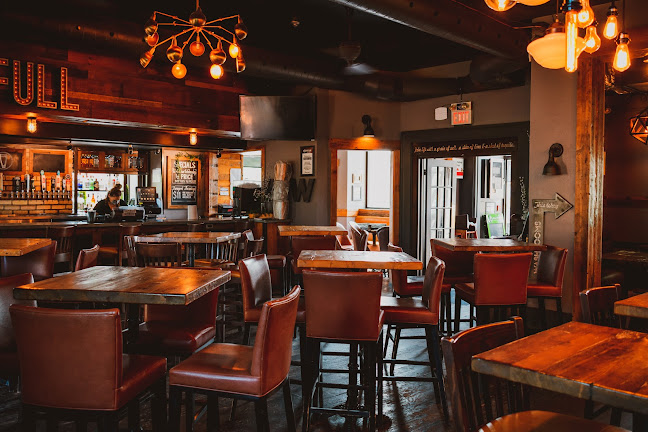 Murphy's Law Pub And Kitchen