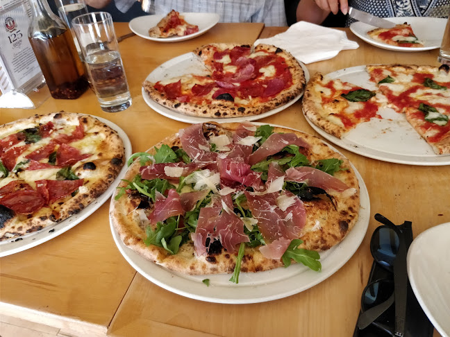 916 1 Ave NE Upstairs, Calgary, AB T2E 0C5