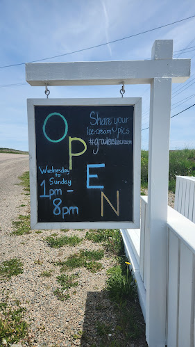 Growlers Ice Cream Shop - Hospitality and gastronomy