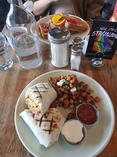 809 1 Ave NE, Calgary, AB T2E 0C2