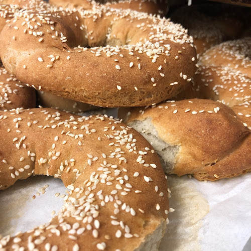 Comentarii opinii despre Almond Butterfly Bakeshop & Cafe