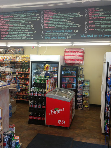 612 9th St N, Kenora, ON P9N 2S9