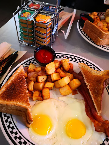 1067 Davie St, Vancouver, BC V6E 1M4