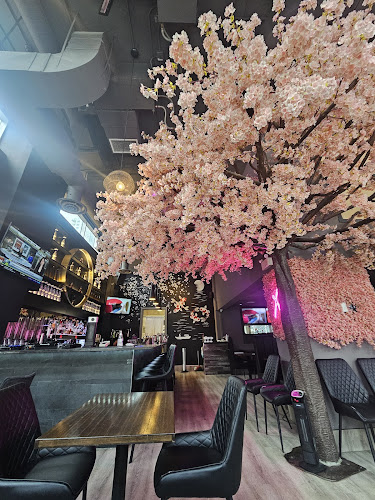 10236 103 St NW, Edmonton, AB T5J 0Y8