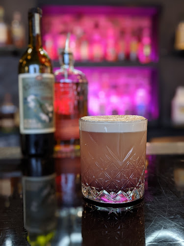 Nubo Kitchen + Bar(Johnson Street Bridge Location) - Hospitality and gastronomy