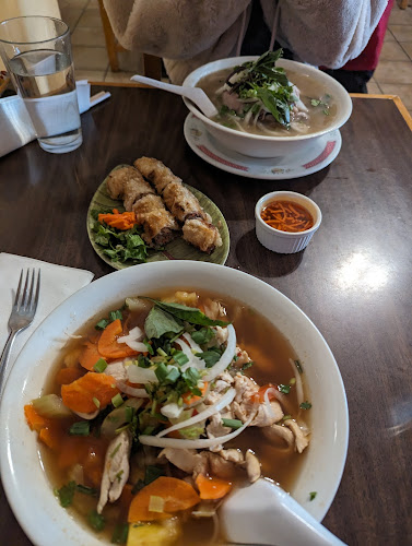 524 Admirals Rd, Victoria, BC V9A 2N5