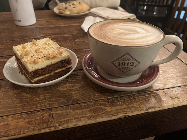 10361 Whyte Ave NW, Edmonton, AB T6E 1Z9