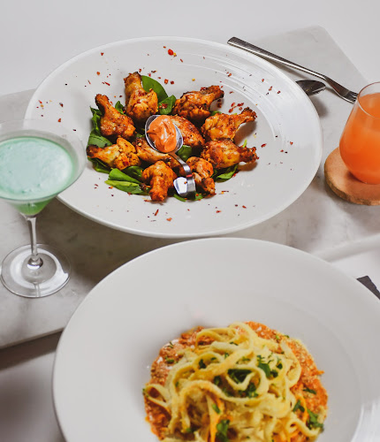 132 Powell St, Vancouver, BC V6A 1G1