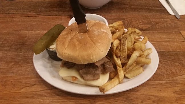 Nate's Deli - Hospitality and gastronomy