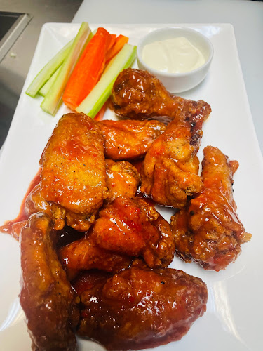 777 wing place - Hospitality and gastronomy