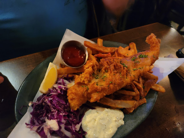 1177 Ellis St, Kelowna, BC V1Y 1Z5