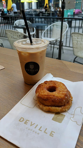 Opinii despre Deville Coffee Bernard în Kelowna - Hospitality and gastronomy