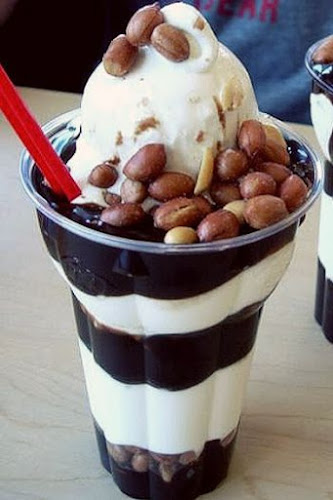 Opinii despre Mega Cone Creamery / Ice cream truck | Mobile Caterer : London, Ontario în London - Hospitality and gastronomy