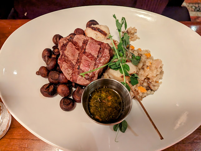 123 Grafton St, Charlottetown, PE C1A 4K6