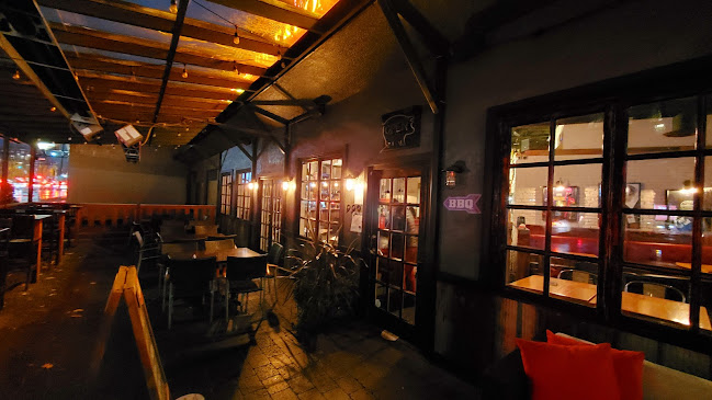 Comentarii opinii despre Smoke and Bones BBQ