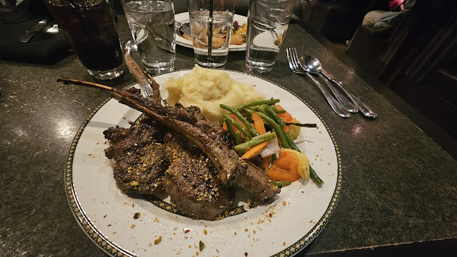 Mano's Restaurant & Lounge - Hospitality and gastronomy