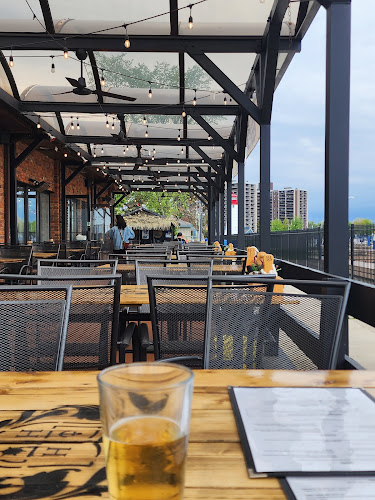 Harbour House Waterfront Eatery - Windsor