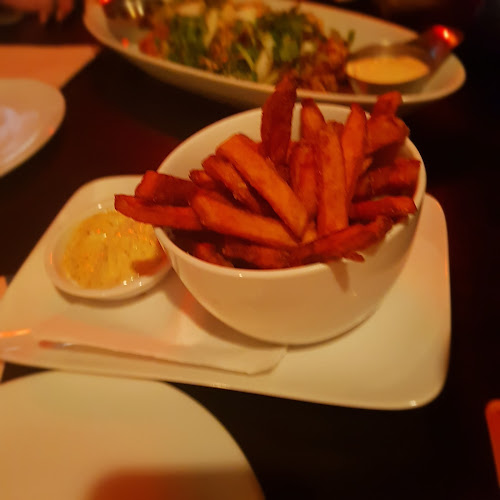 1136 Robson St, Vancouver, BC V6E 1B2