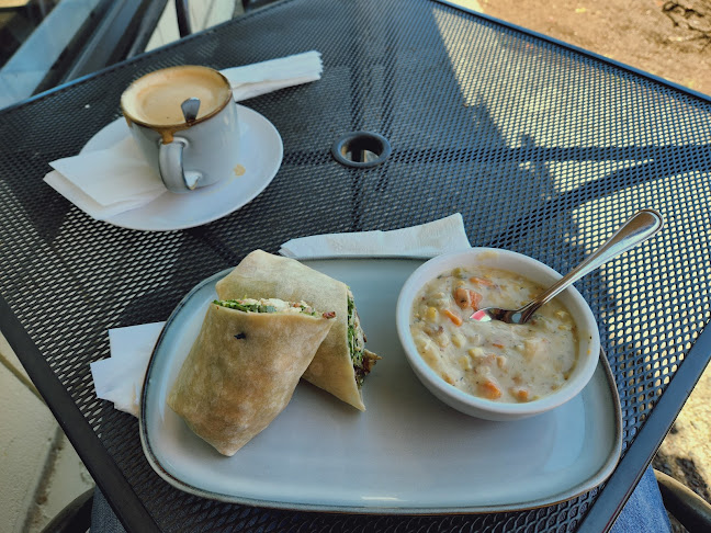 Comentarii opinii despre The Urban Cup Cafe