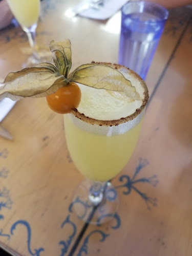 919 Fort St, Victoria, BC V8V 3K3