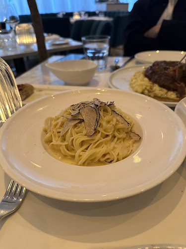 15 Toronto St, Toronto, ON M5C 2E3