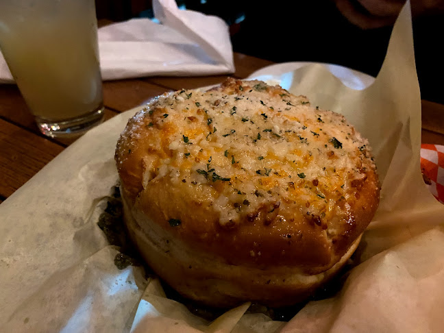 2 Bloor St E, Toronto, ON M4W 1A8