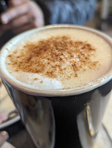 Club Cappuccino Cafe & Desserts - Thunder Bay