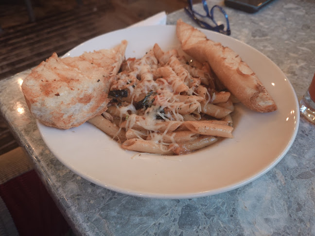 649 Queen St, Fredericton, NB E3B 1C3