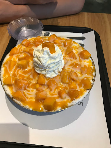 Opinii despre Snowy Village Victoria Hill în New Westminster - Hospitality and gastronomy