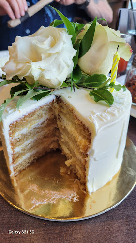 Cake Bake Shoppe - Hospitality and gastronomy