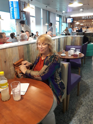 1136 Robson St, Vancouver, BC V6E 1B2