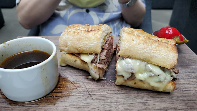 RH Courtyard Restaurant at RH Toronto - Hospitality and gastronomy